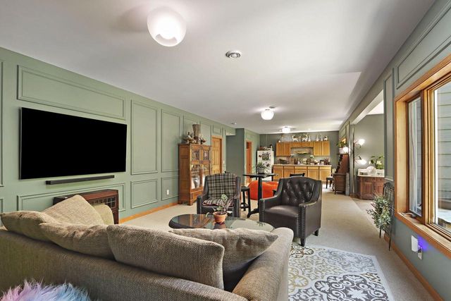 1109 Cooper Hawk DRIVE, Burlington, WI 53105