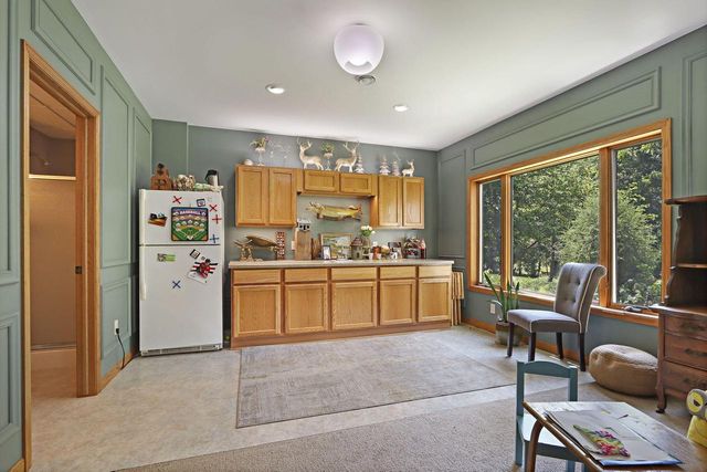 1109 Cooper Hawk DRIVE, Burlington, WI 53105