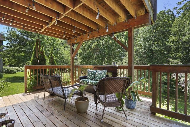 1109 Cooper Hawk DRIVE, Burlington, WI 53105