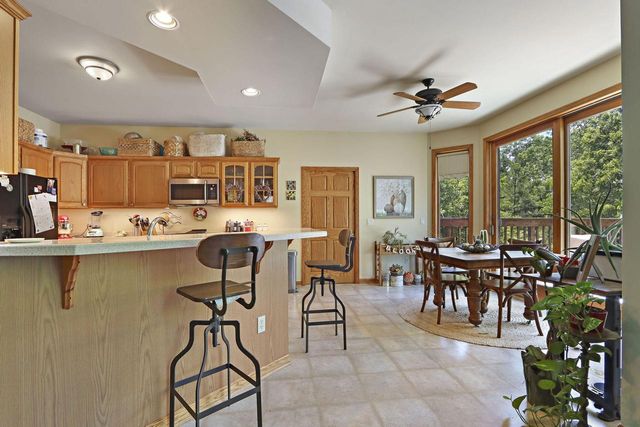 1109 Cooper Hawk DRIVE, Burlington, WI 53105