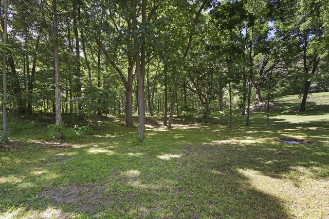 1109 Cooper Hawk DRIVE, Burlington, WI 53105