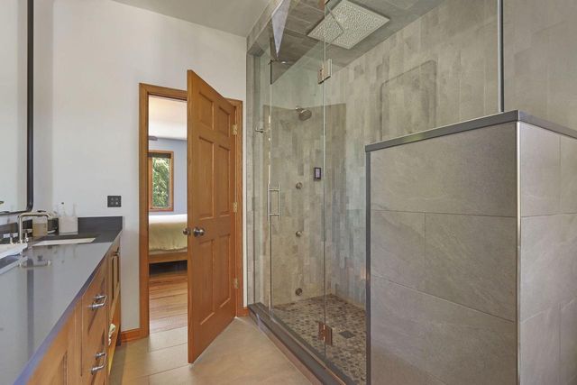 1109 Cooper Hawk DRIVE, Burlington, WI 53105