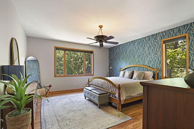 1109 Cooper Hawk DRIVE, Burlington, WI 53105