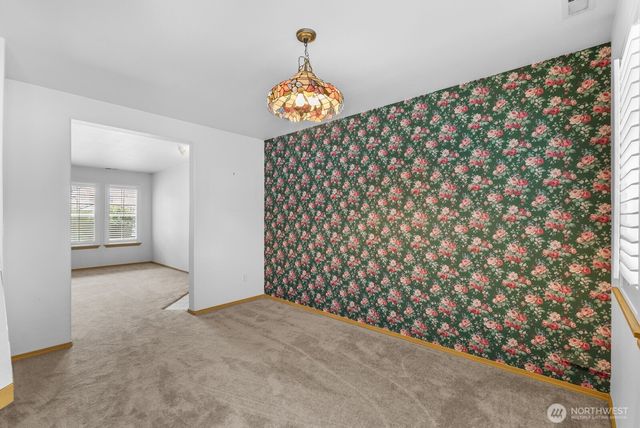 6305 111th Avenue E, Puyallup, WA 98372