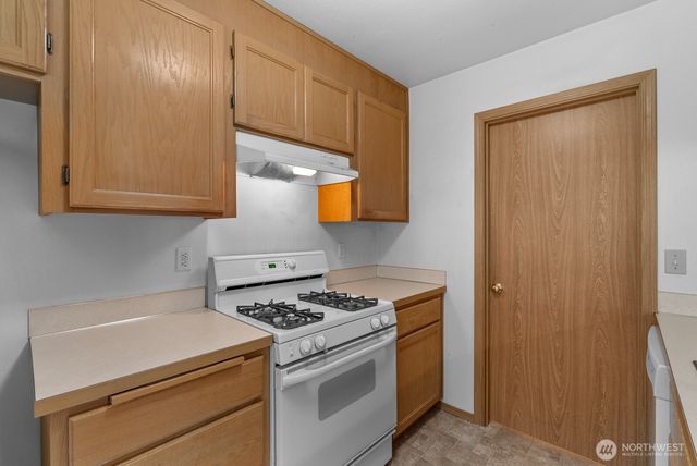 6305 111th Avenue E, Puyallup, WA 98372