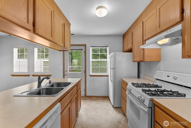 6305 111th Avenue E, Puyallup, WA 98372