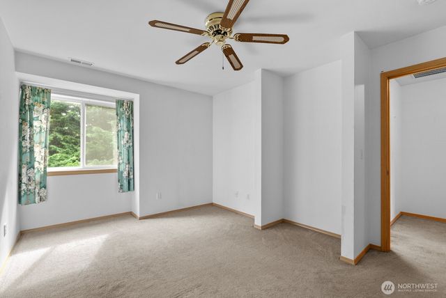 6305 111th Avenue E, Puyallup, WA 98372