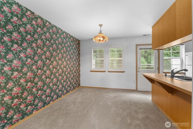 6305 111th Avenue E, Puyallup, WA 98372