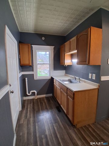 146 Chestnut Avenue 1st Floor, Waterbury, CT 06710