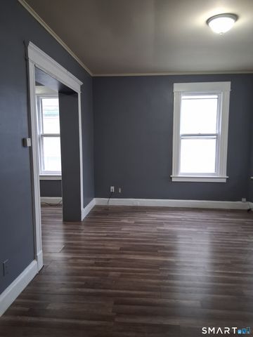 146 Chestnut Avenue 1st Floor, Waterbury, CT 06710