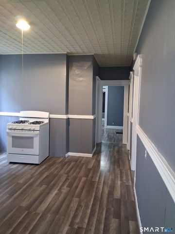 146 Chestnut Avenue 1st Floor, Waterbury, CT 06710