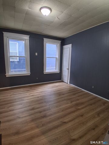 146 Chestnut Avenue 1st Floor, Waterbury, CT 06710