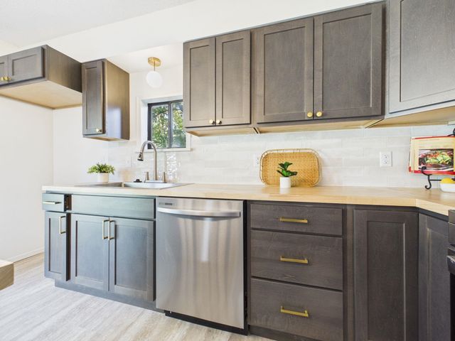 1007 N Jackson Ave, Wichita, KS 67203