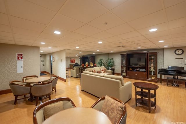 1314 Kalakaua Avenue 404, Honolulu, HI 96826