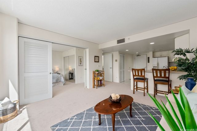 1314 Kalakaua Avenue 404, Honolulu, HI 96826