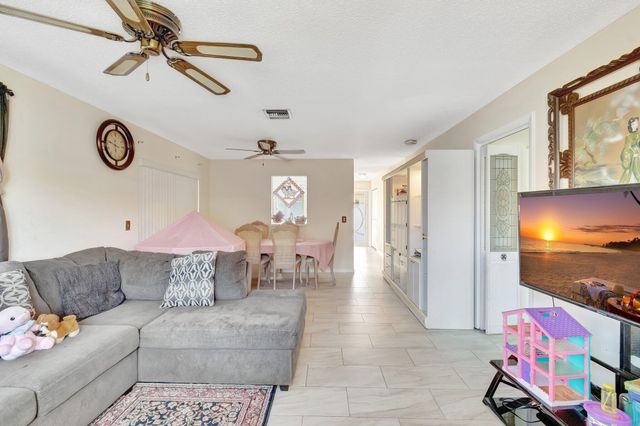 14882 Wildflower Lane, Delray Beach, FL 33446