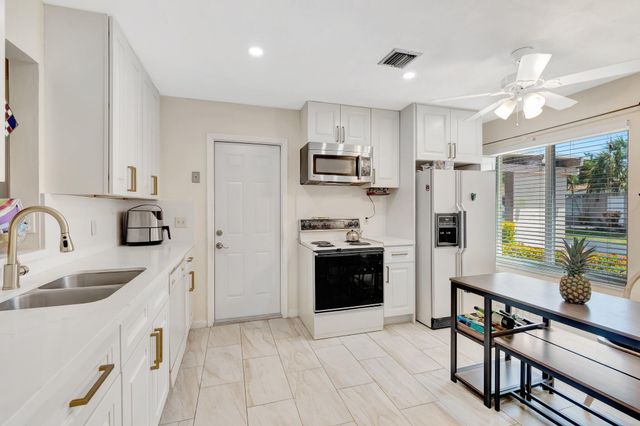 14882 Wildflower Lane, Delray Beach, FL 33446