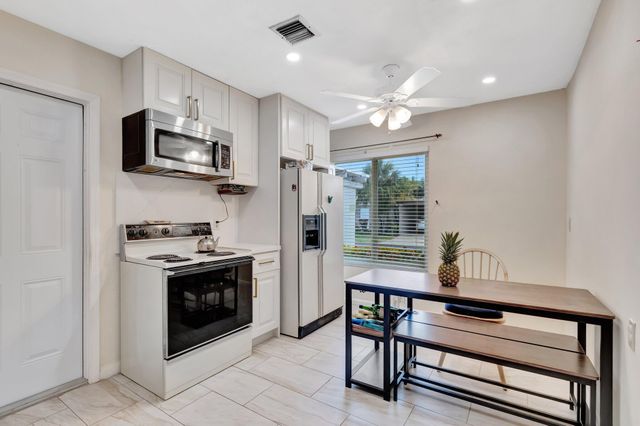 14882 Wildflower Lane, Delray Beach, FL 33446
