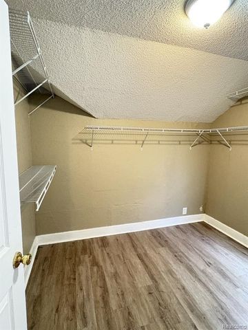 15859 Santa Rosa Drive, Detroit, MI 48238