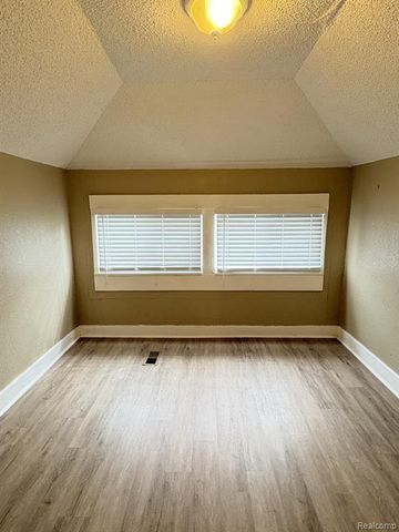 15859 Santa Rosa Drive, Detroit, MI 48238