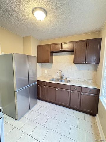 15859 Santa Rosa Drive, Detroit, MI 48238