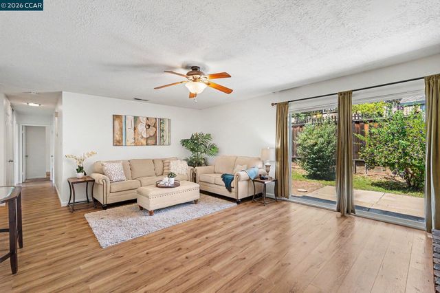 123 E Lake Dr, Antioch, CA 94509