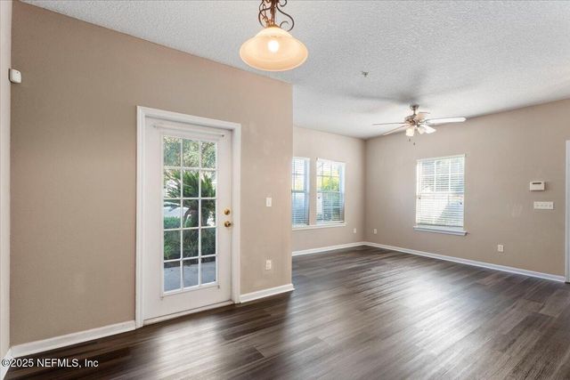 575 OAKLEAF PLANTATION Parkway 901, Orange Park, FL 32065