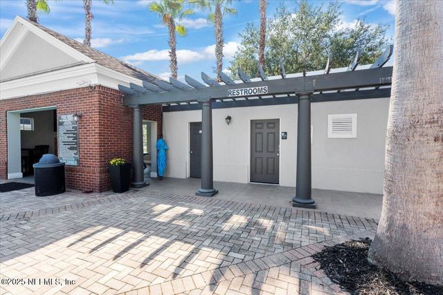 575 OAKLEAF PLANTATION Parkway 901, Orange Park, FL 32065