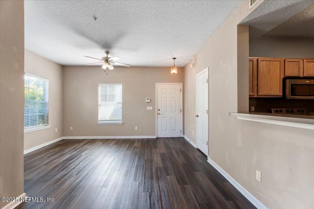 575 OAKLEAF PLANTATION Parkway 901, Orange Park, FL 32065