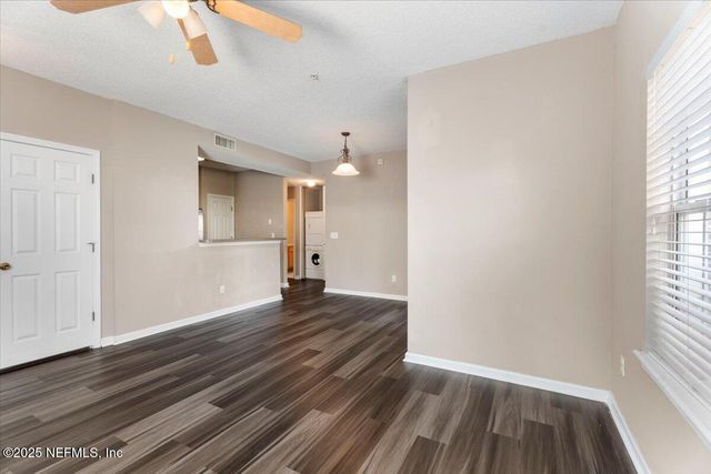 575 OAKLEAF PLANTATION Parkway 901, Orange Park, FL 32065