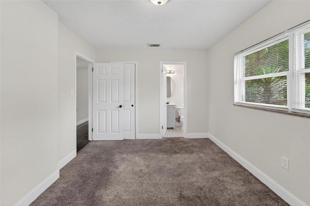 Image 15 of property listing at 3009 E FERN STREET, Tampa, FL 33610