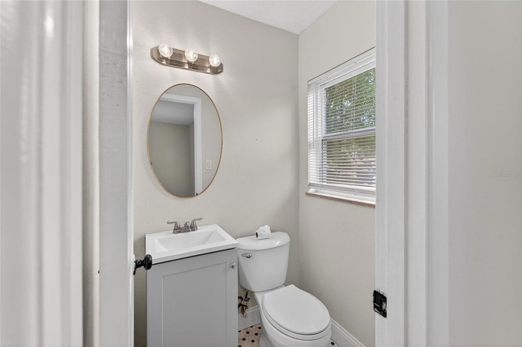 Image 17 of property listing at 3009 E FERN STREET, Tampa, FL 33610