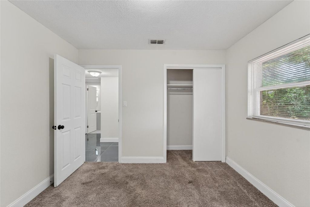 Image 19 of property listing at 3009 E FERN STREET, Tampa, FL 33610