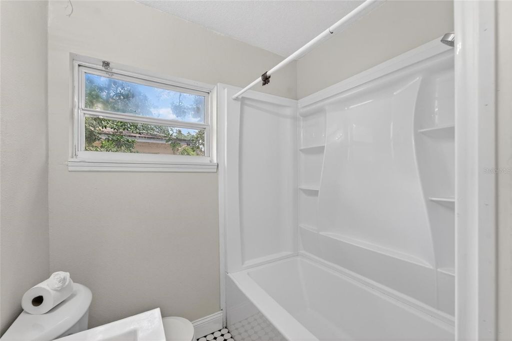 Image 29 of property listing at 3009 E FERN STREET, Tampa, FL 33610