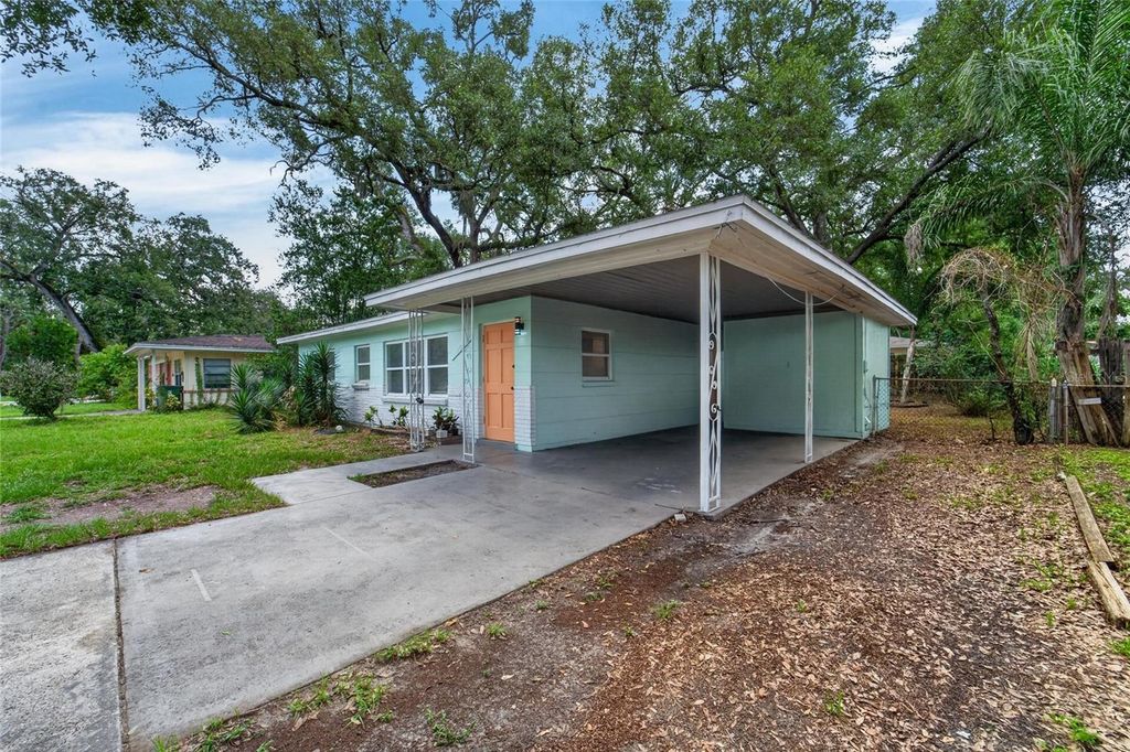 Image 4 of property listing at 3009 E FERN STREET, Tampa, FL 33610