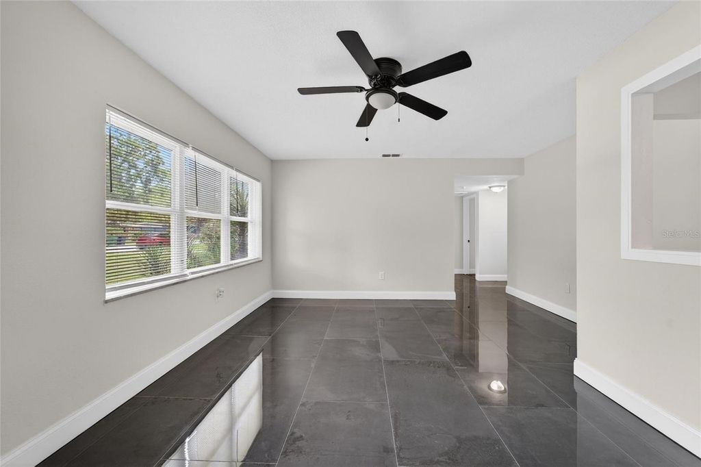 Image 8 of property listing at 3009 E FERN STREET, Tampa, FL 33610