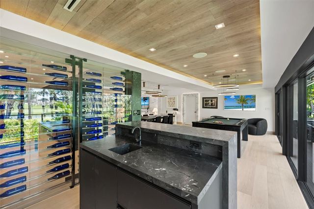 5750 La Gorce Dr, Miami Beach, FL 33140