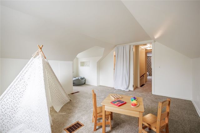 21 Edmonton Road, Rochester, NY 14609