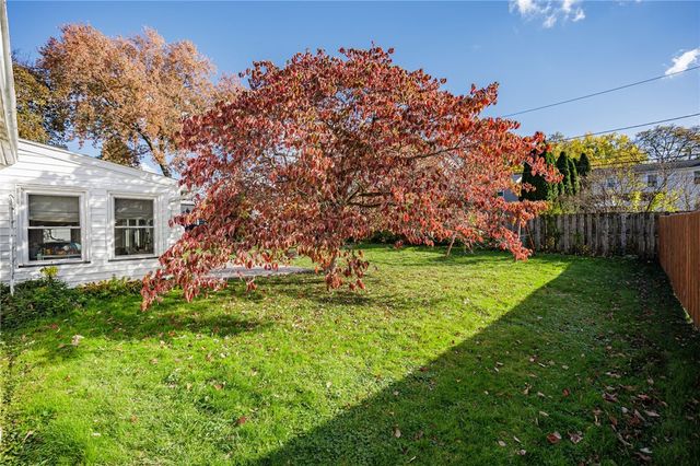 21 Edmonton Road, Rochester, NY 14609