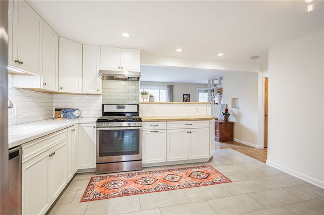 21 Edmonton Road, Rochester, NY 14609