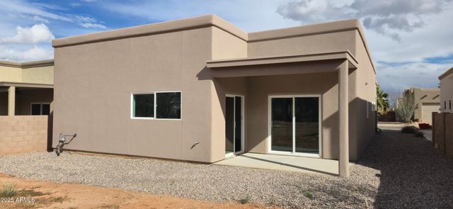 742 S Meadowood Lane, Sierra Vista, AZ 85635