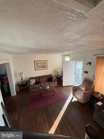 2419 UPLAND ST, Chester, PA 19013