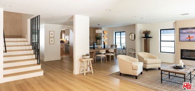 22269 Avenue San Luis, Los Angeles, CA 91364