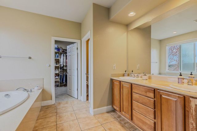 2249 Nolen Dr, Lincoln, CA 95648