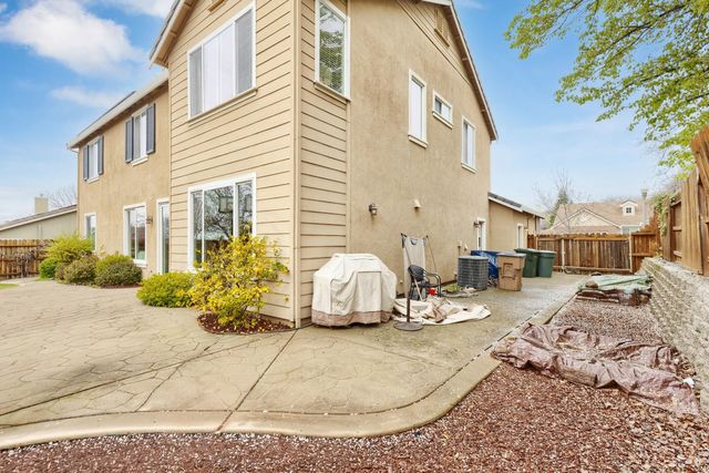 2249 Nolen Dr, Lincoln, CA 95648