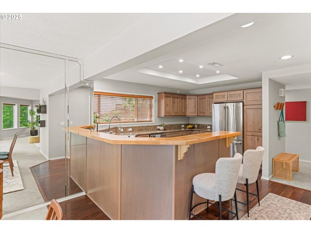 48 EAGLE CREST Dr 3D, Lake Oswego, OR 97035