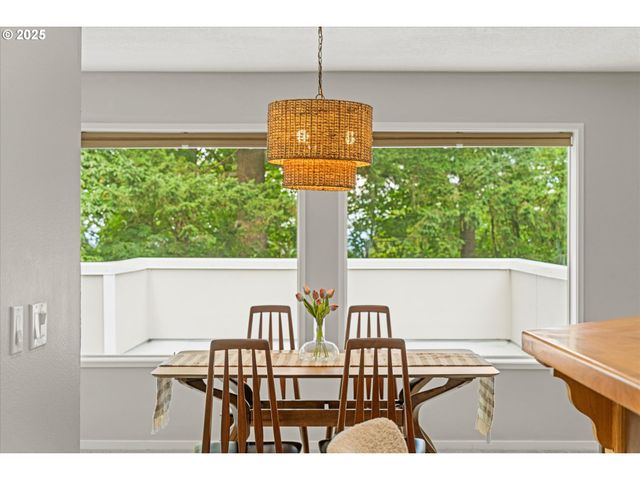 48 EAGLE CREST Dr 3D, Lake Oswego, OR 97035