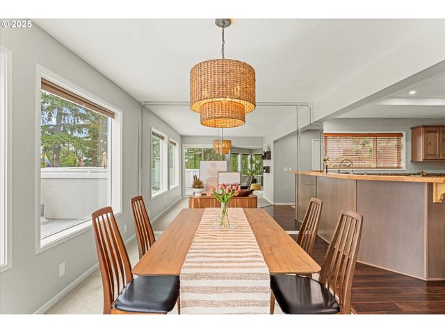 48 EAGLE CREST Dr 3D, Lake Oswego, OR 97035