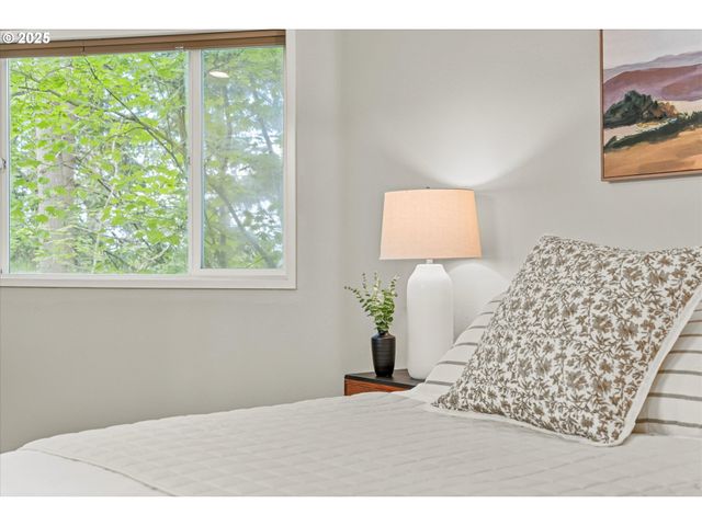 48 EAGLE CREST Dr 3D, Lake Oswego, OR 97035