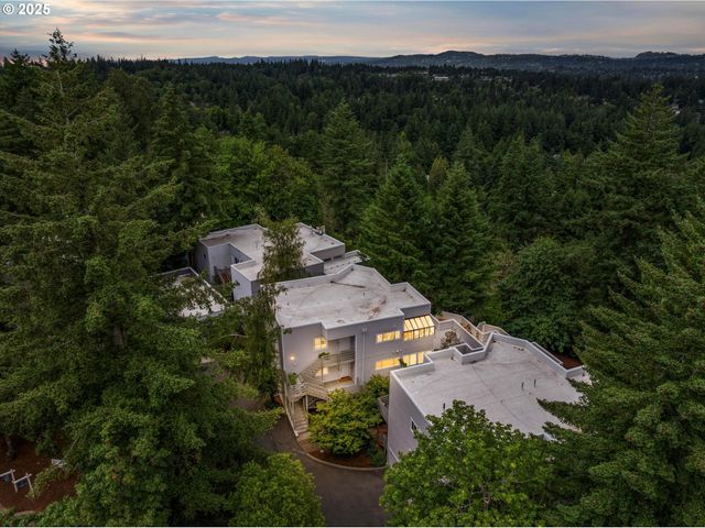 48 EAGLE CREST Dr 3D, Lake Oswego, OR 97035